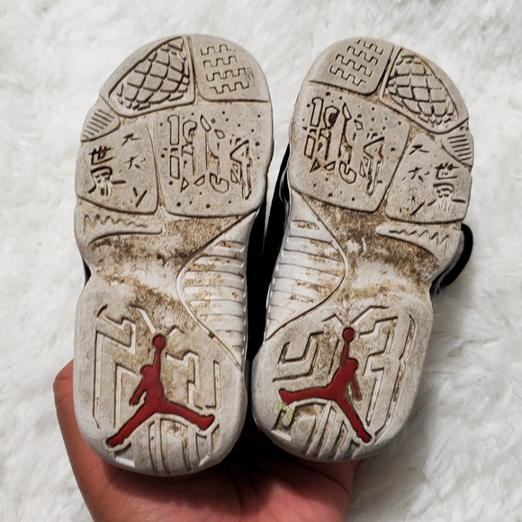 Jordan 9s Retro OG 6C - Picture 4 of 5